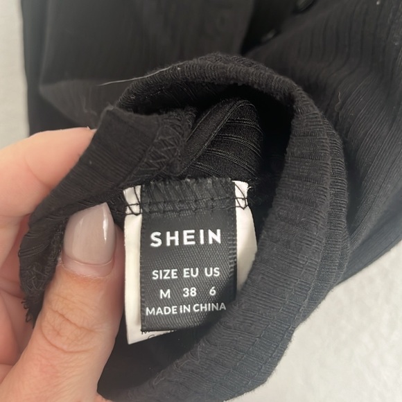 Shein Cropped Black Tank Top - Picture 3 of 4